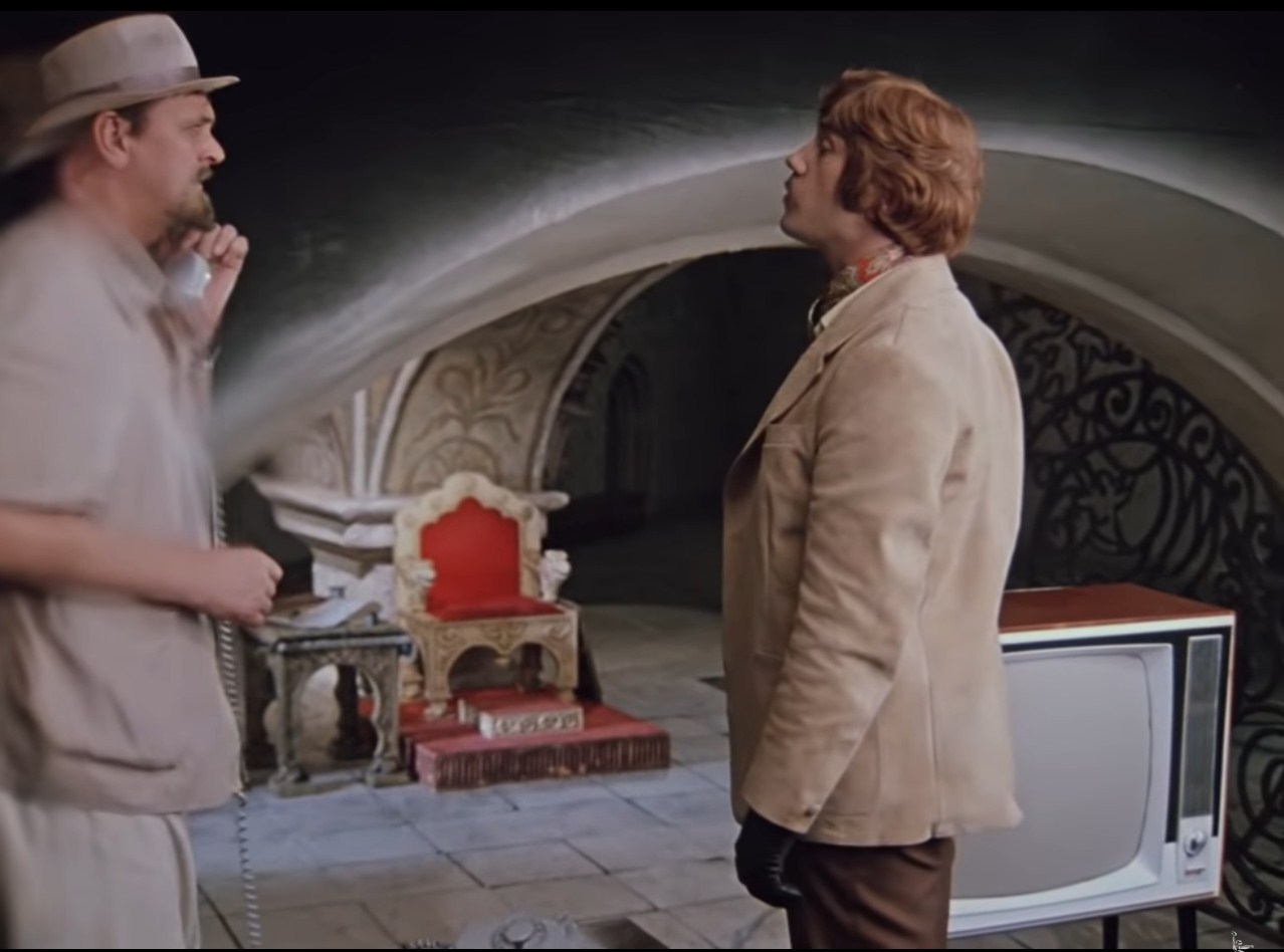 Положь трубку!... Задавлю, шляпа!