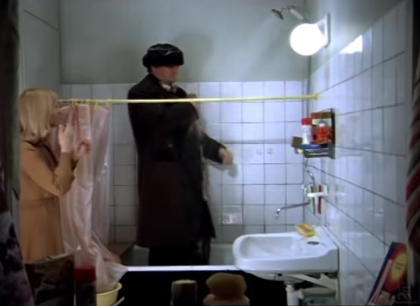 О-о, тепленькая пошла!..