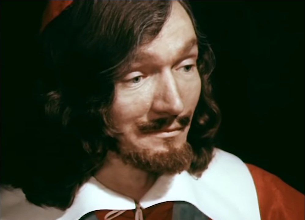 Когда владеешь всем
И всё тебе подвластно.
Что вспоминать любовь?
Но слёзы льют из глаз:
Как горько сознавать, как понимать ужасно,
Что в жизни, как и все, ты испытал отказ.