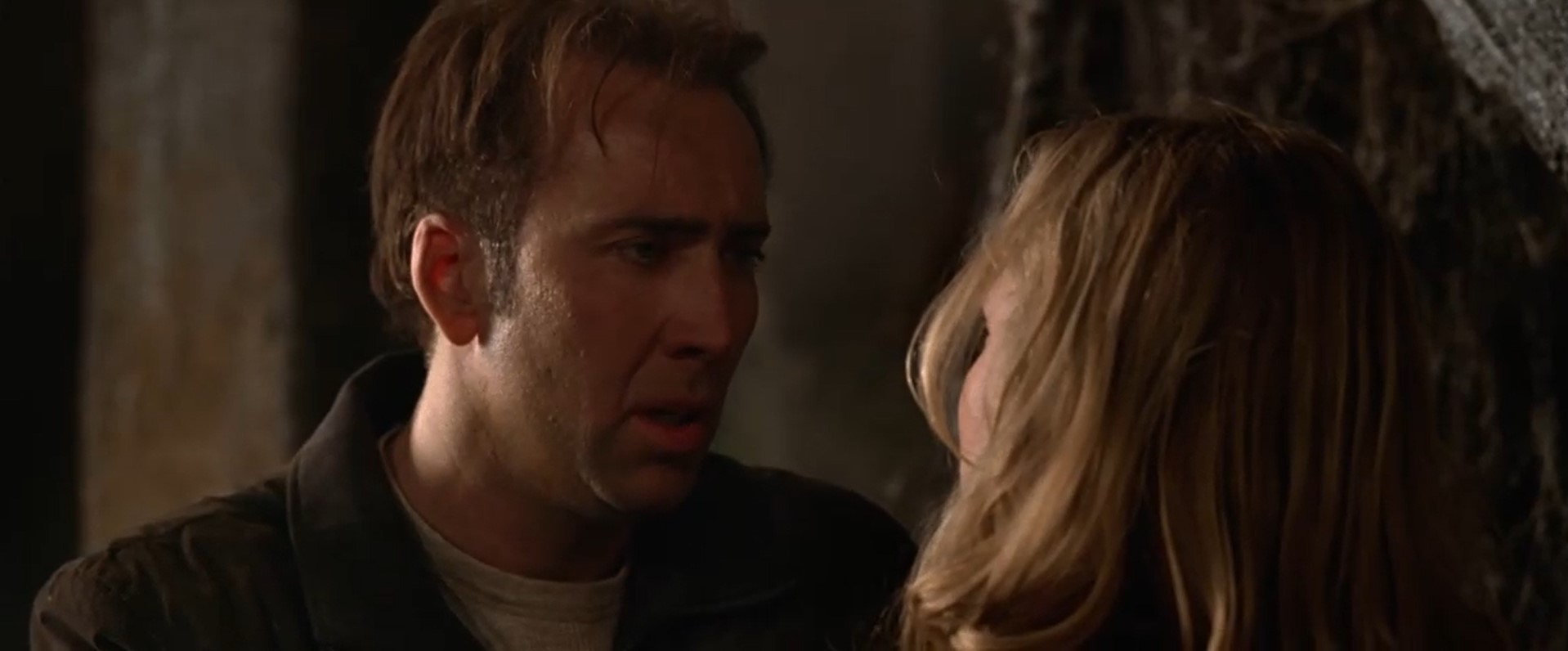 — Извини, прости, я бросил тебя, чтобы спасти декларацию.
— Нет, все верно, я бы тоже тебя бросила.
— Да?
— Я бы вас обоих бросил, психи.