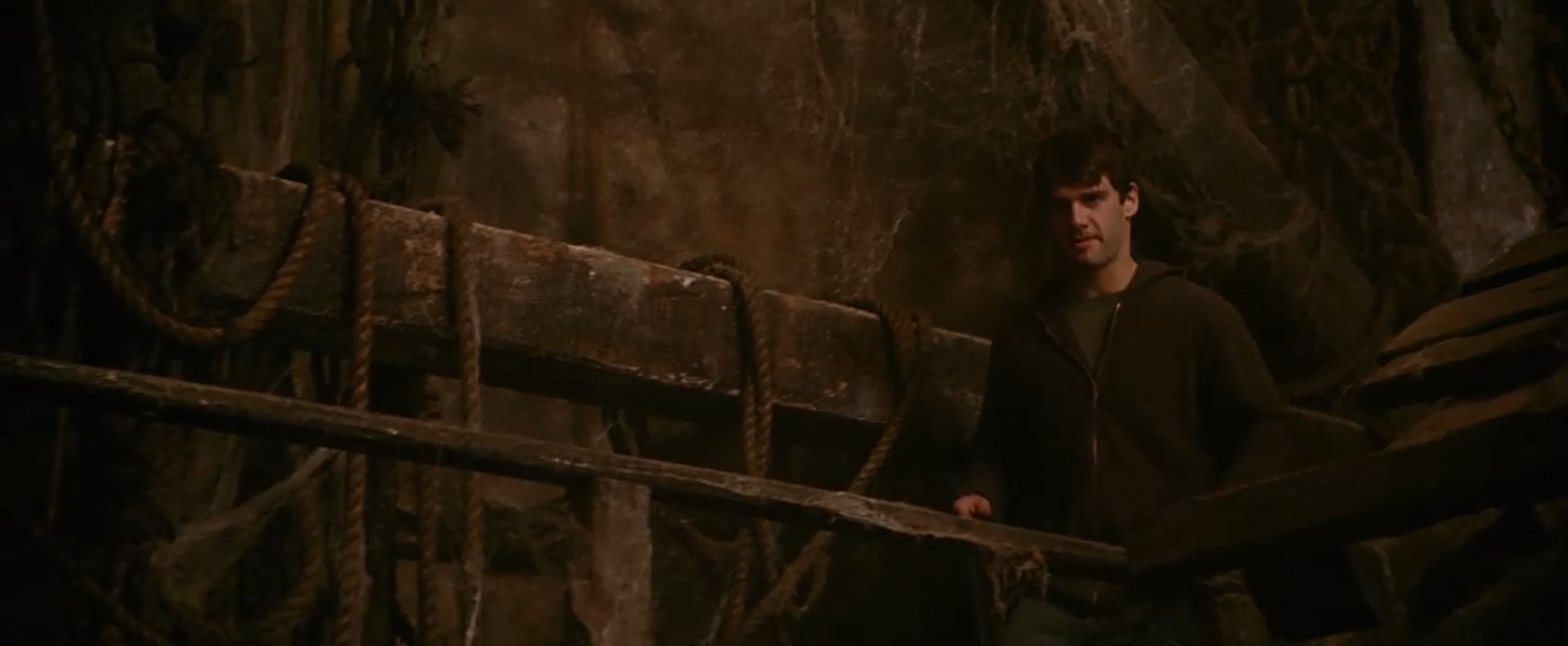 — Извини, прости, я бросил тебя, чтобы спасти декларацию.
— Нет, все верно, я бы тоже тебя бросила.
— Да?
— Я бы вас обоих бросил, психи.