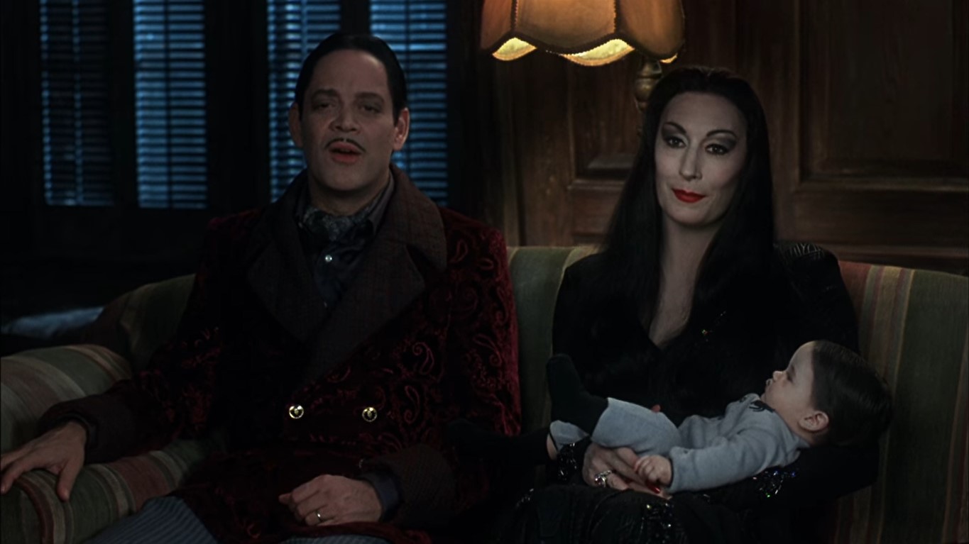 — Дети, почему вы ненавидите младенца?
— Кто сказал, что ненавидим? Мы просто хотим с ним поиграть.
— Особенно с его головой.