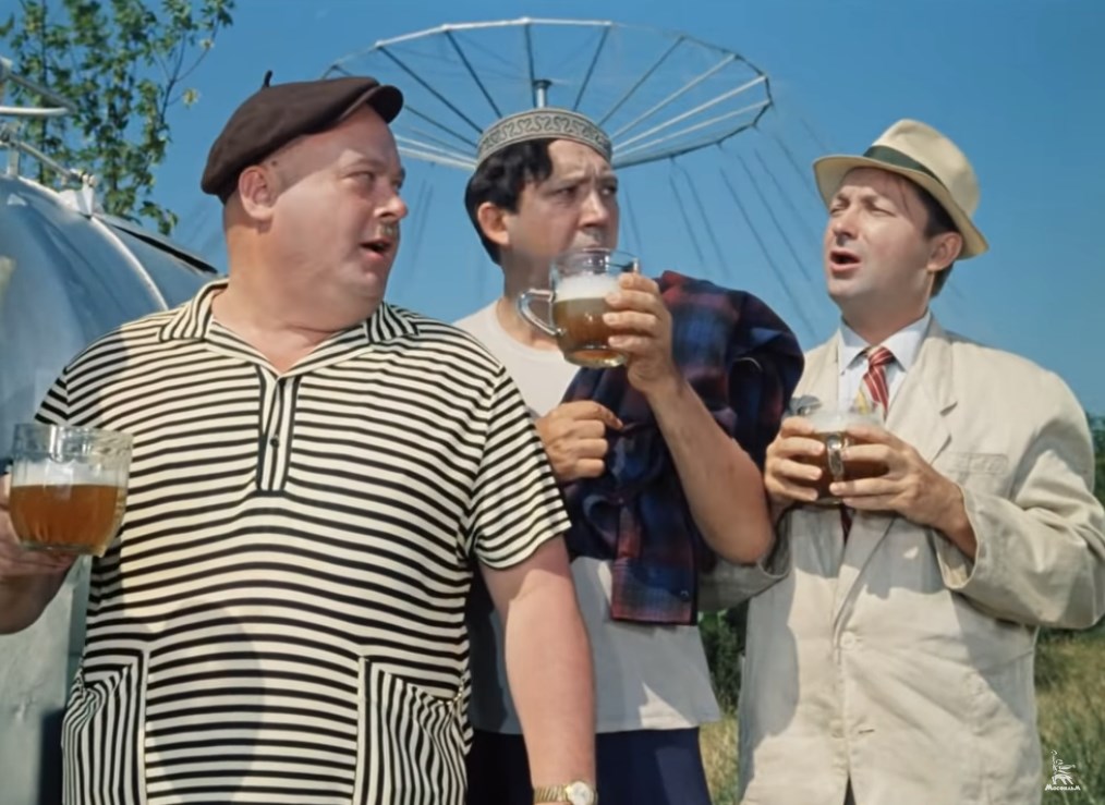 — Жить, как говорится, хорошо.
— А хорошо жить еще лучше!