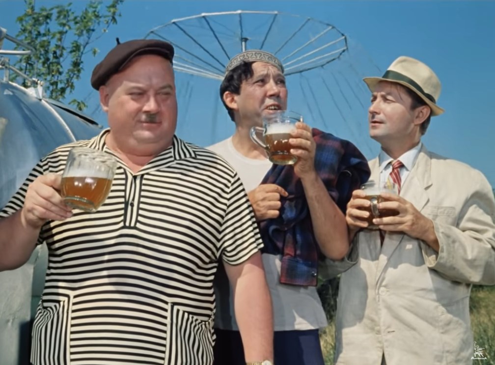 — Жить, как говорится, хорошо.
— А хорошо жить еще лучше!