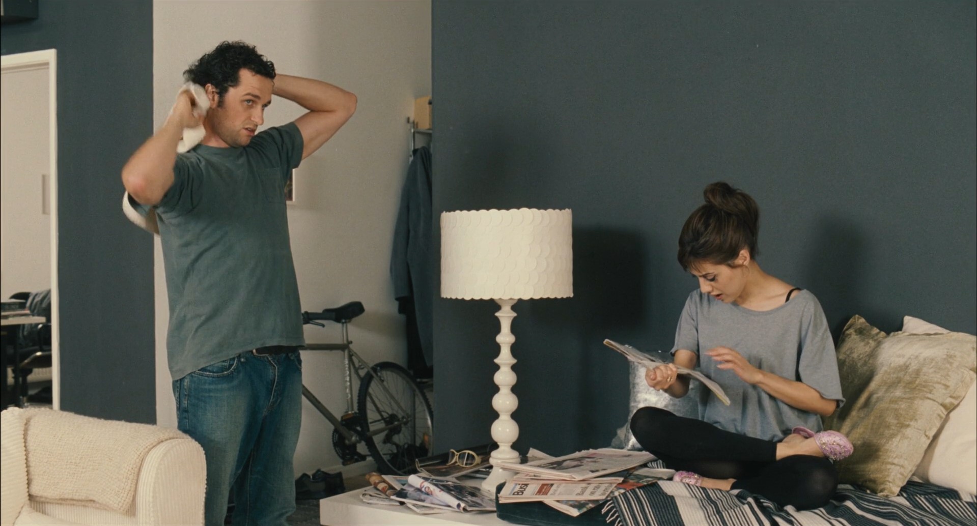 Люди несчастны, потому что ищут того, чего не существует и соглашаются на меньшее.