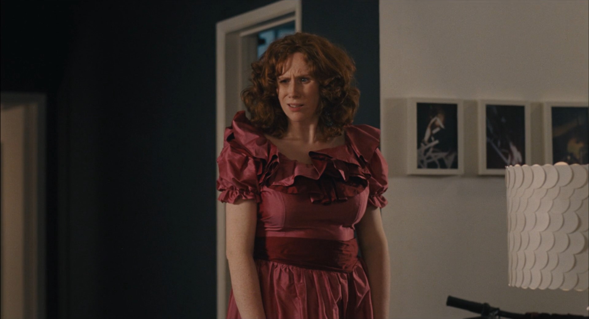 — Куда ты?
— Я вспомнила, что не сделала педикюр!
— Талула, хоть раз в жизни ты можешь накрасить ногти сама?
— Ты что? Я никогда не стану тянуться в такую даль!