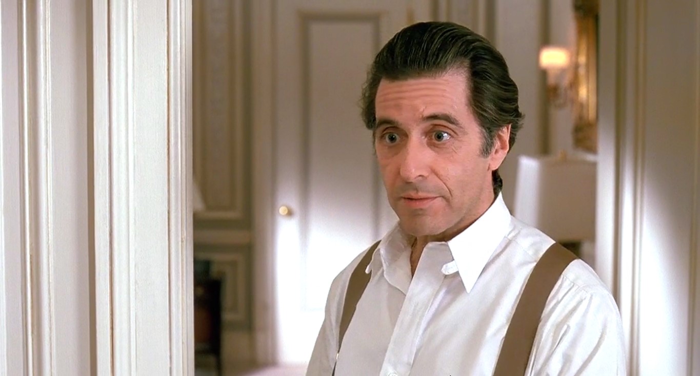 подполковник Фрэнк Слэйд Насчет твоей проблемы, Чарли. На свете есть два типа людей: кто-то встречает грозу, а кто-то прячется от нее под крышей. Крыша лучше.
=================
Что касается твоей проблемы, Чарли. На свете есть два типа людей: одни подставляются, другие — прячутся в норе. Нора лучше.