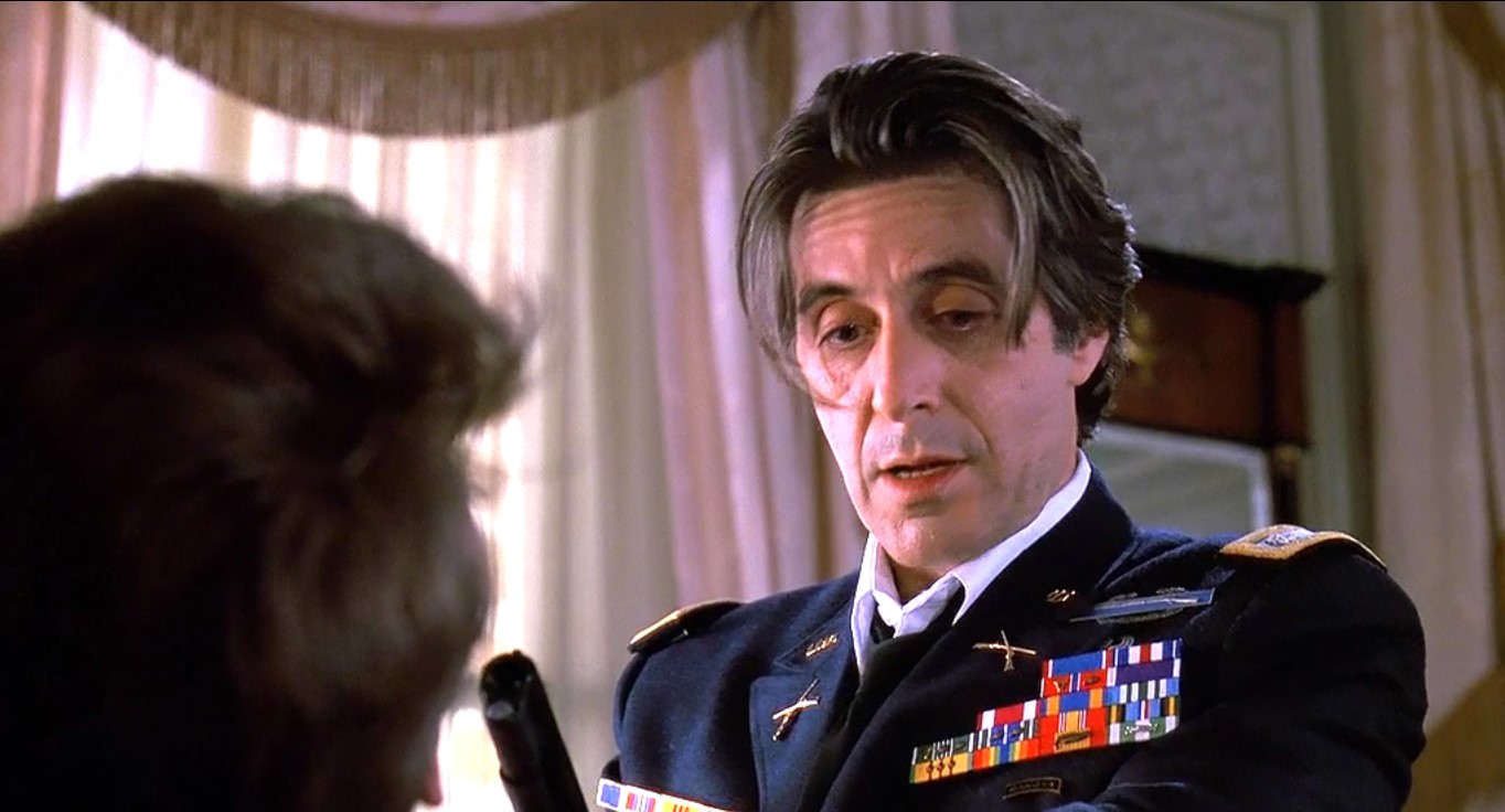 подполковник Фрэнк Слэйд Знакомо ли вам чувство, когда хочется уйти, но почему-то кажется, что хочется остаться?..
=================
Знакомо ли вам чувство, когда хочется уйти, но вы, сами не зная почему, остаётесь...