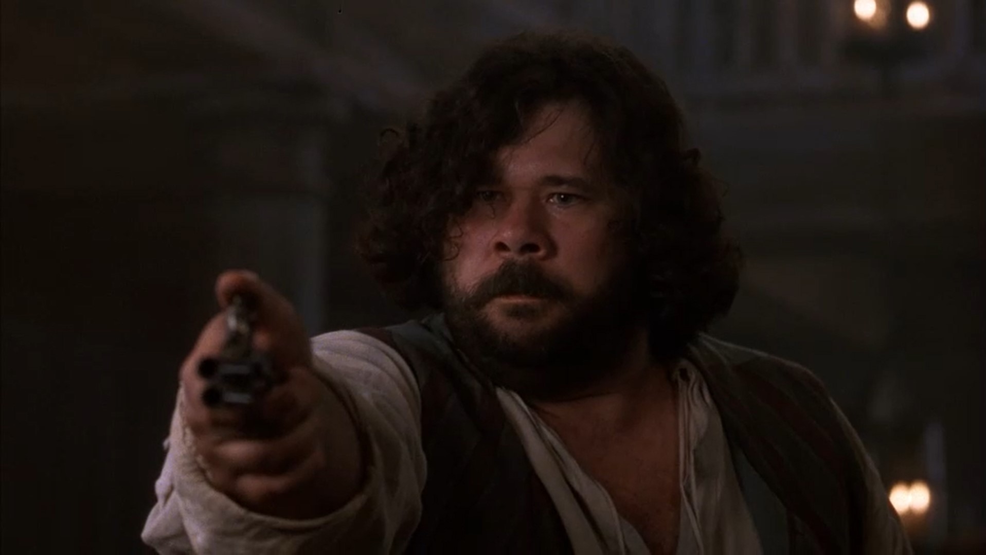 Я искал смерти... Теперь я понимаю это. Я звал ее как избавление от боли, причиняемой жизнью.