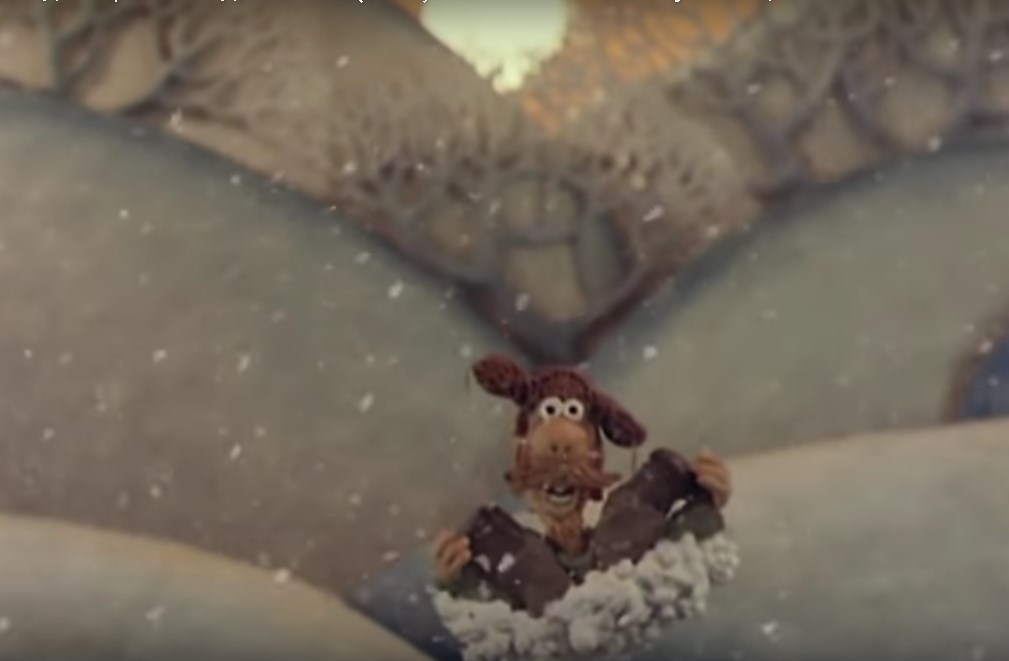 Хорошо, что жена попалась строгая и авторитетная.
Как-то под Новый Год послала она его. В общем, послала его за ёлкой.
— Уж послала, так послала.