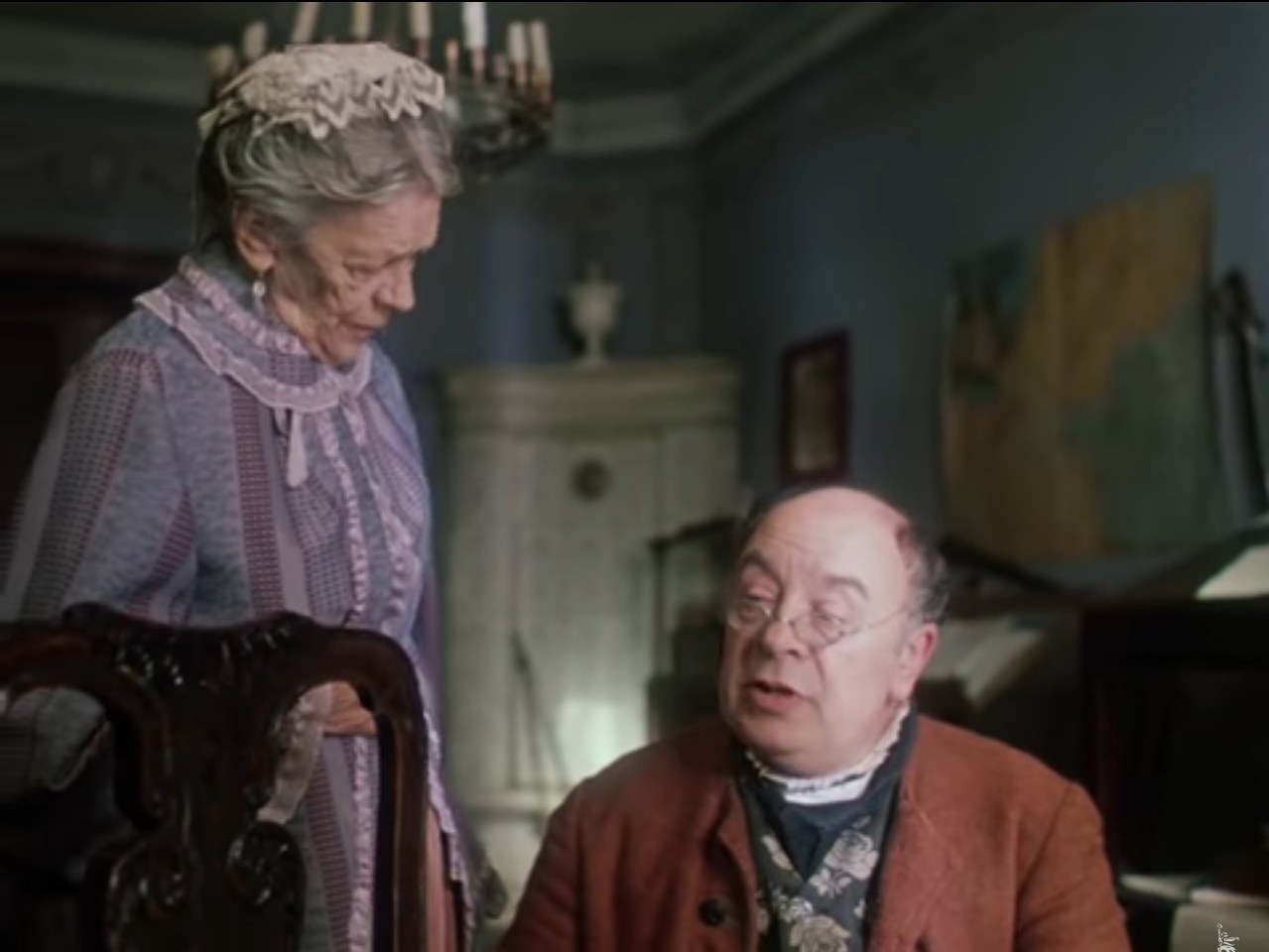 Доктор (обращаясь к больному Алёше): — Язык...язык...закройте...откройте...закройте...откройте. На что жалуемся?
Тетушка: — На голову жалуется.
Доктор: — Это хорошо. Легкие дышат, сердце стучит.
Тётушка: — А голова?
Доктор: — А голова — предмет тёмный, исследованию не подлежит.