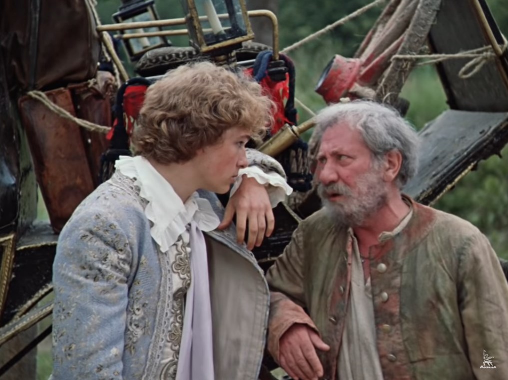 — Степан, у гостя карета сломалась.
— Вижу, барин. Ось полетела и спицы менять надо.
— За сколько сделаешь?
— За день сделаю.
— А за два?
— Ну, за два... Сделаем и за два.
— А за пять дней?
— Ну, ежели постараться, можно и за пять.
— А за десять?
— Ну, барин, ты задачки ставишь! За десять дней одному не справиться, помощник нужен. Homo sapiens.
— Бери помощников, но чтоб не раньше!
— Чудные господа! Долго гостить-то собираются?
— От мене зависит.  Здесь всё от мене зависит.