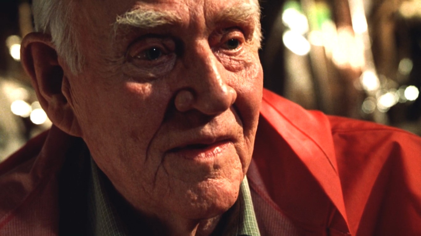 И ты тоже умрешь, а я буду жить. И это моё проклятье.