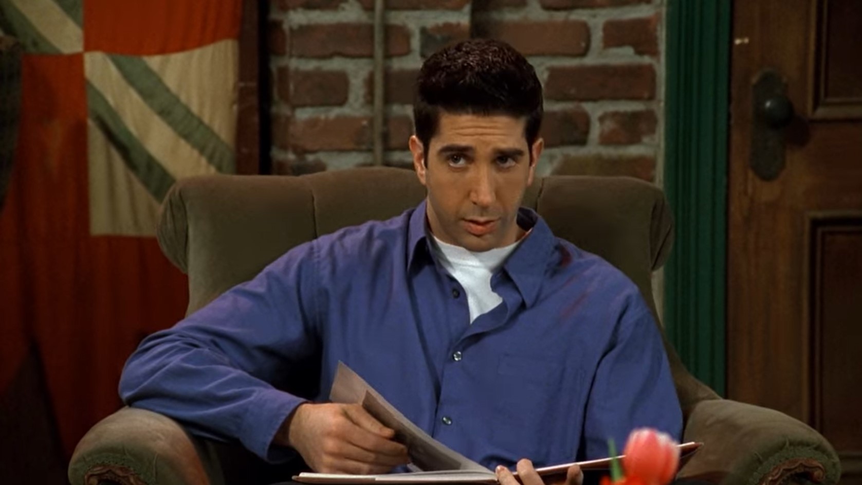 — Гипноз — это полная чушь.
— Да? Я видела, как тебя самого загипнотизировали в Атлантик-сити.
— Никто меня тогда не загипнотизировал!
— Ну да! Ты всегда снимаешь штаны на счет три и изображаешь говорящую задницу...