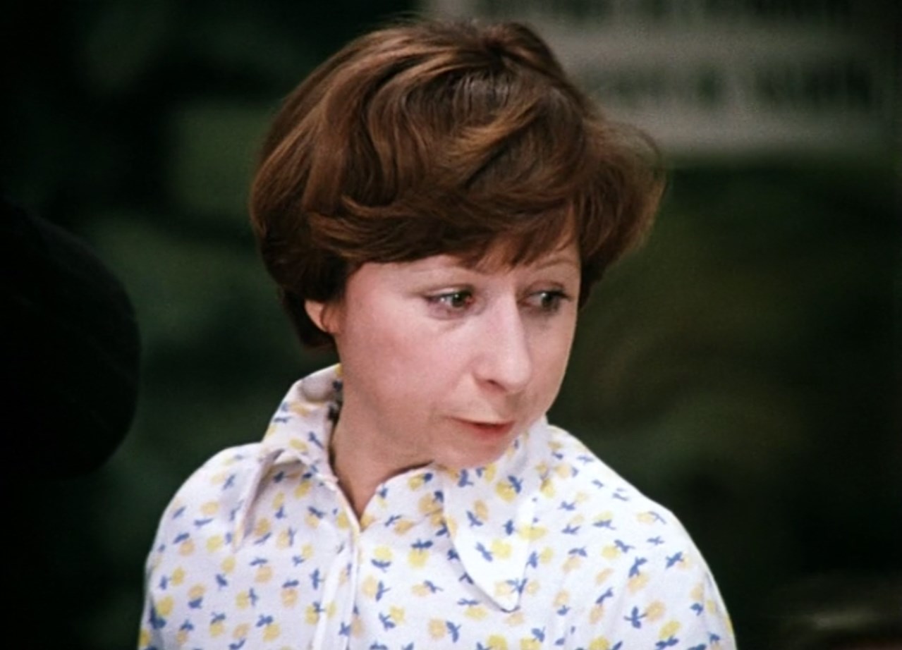 Кушакова: — У тебя дома ребёнок голодный, а ты юродствуешь!
Малаева: — Мой ребенок: хочу — кормлю, хочу — нет!