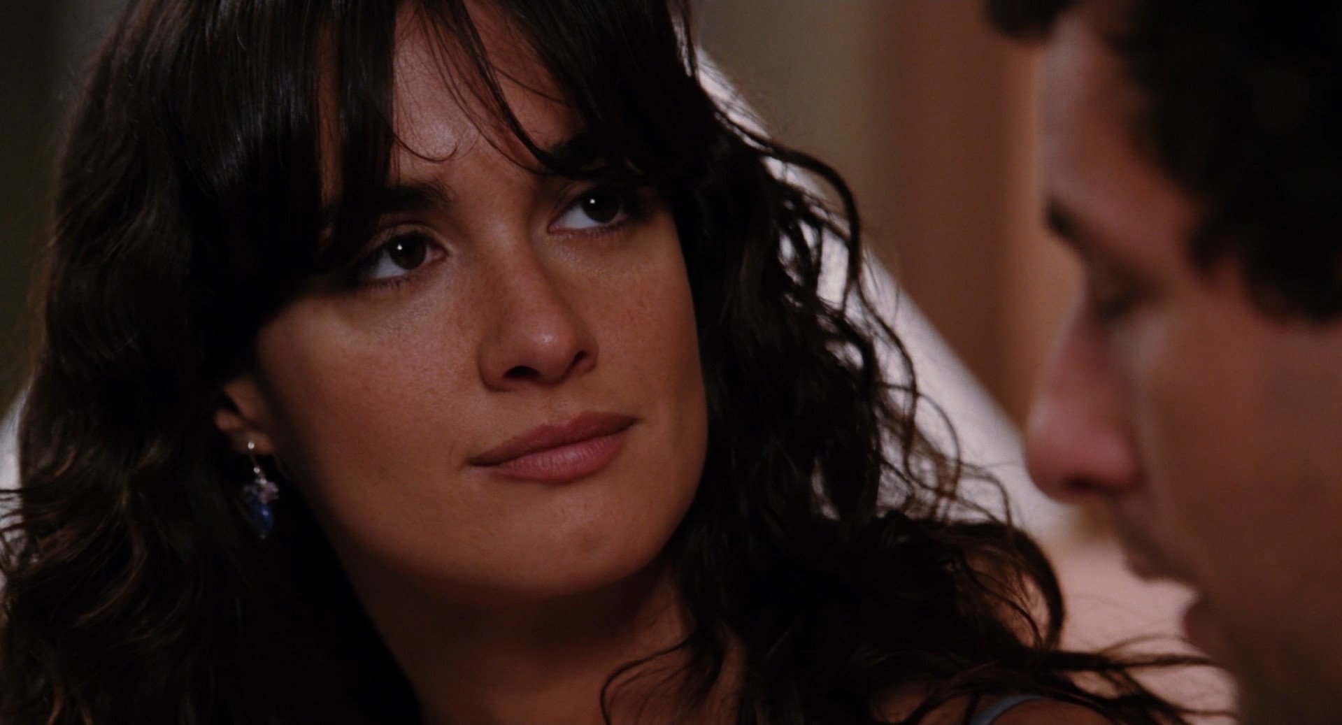 Мы коснемся ногами земли, и ко мне снова вернется рассудок, так что не спеши.