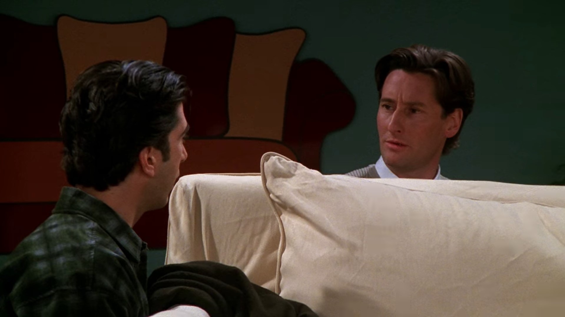 — Хоть это и не ваше дело, но мы с ней встречались!
— Вы? С ней?

— И не просто встречались, а занимались сексом! Двести девяносто восемь раз!