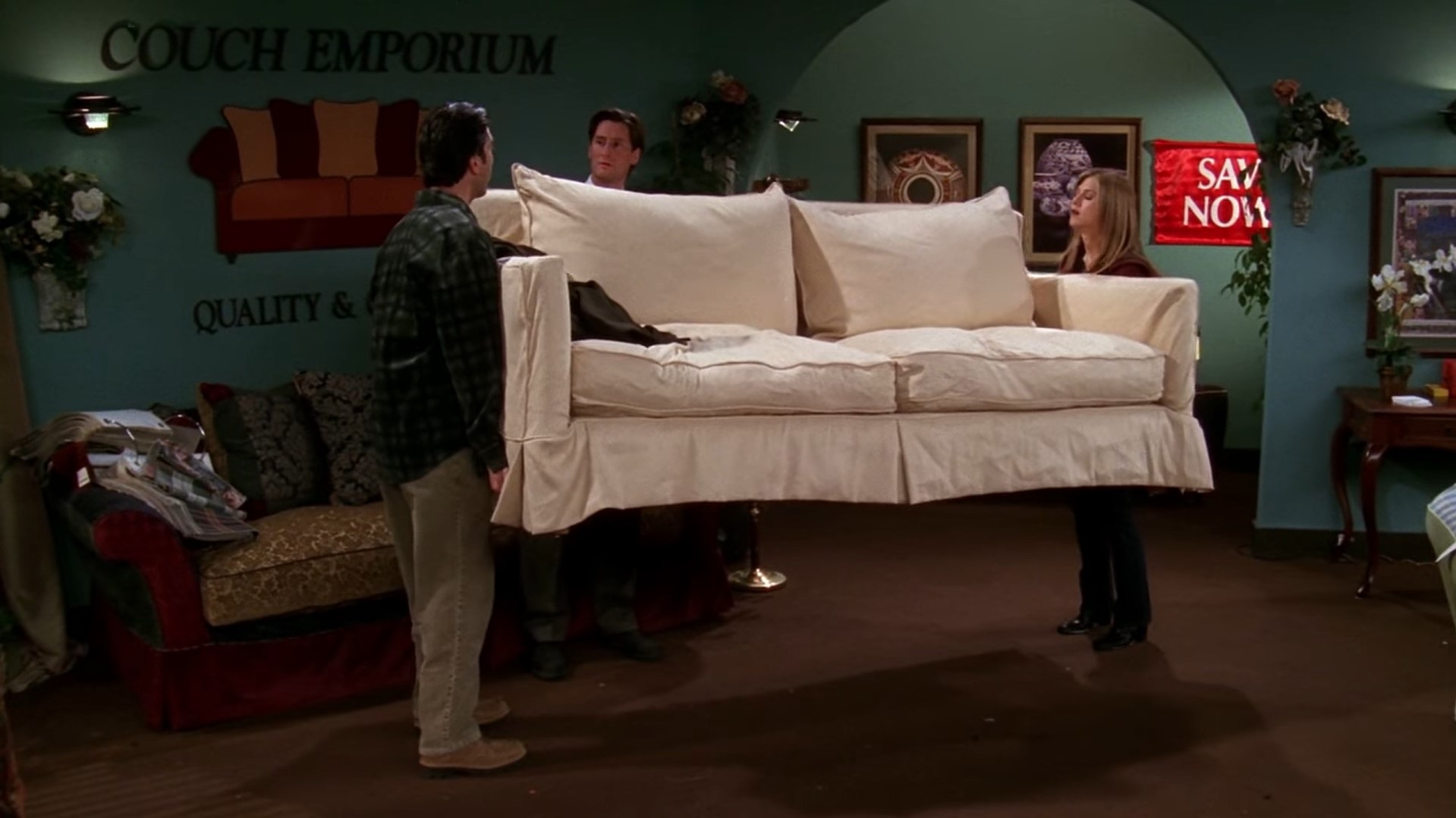 — Хоть это и не ваше дело, но мы с ней встречались!
— Вы? С ней?

— И не просто встречались, а занимались сексом! Двести девяносто восемь раз!