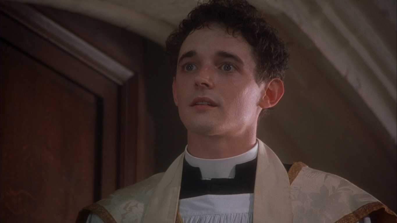 Отец Анри Я думаю, нельзя жить на свете, меряя добродетель тем, что мы не сделали, тем, в чём отказали себе, от чего устояли и кого отвергли. Я думаю, добродетель измеряет то, что мы создали, воплотили в жизнь и кого согрели.