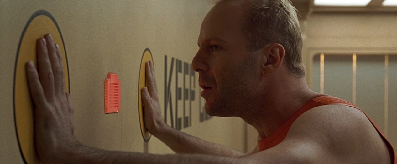 — Сэр, вы зарегистрированы как человек?
— Нет, я шашлык.
==========================================
— Сэр, вы классифицируете себя как человека?
— Что вы, я дерьмо на палочке.
==========================================
— Сэр, вы зарегистрированы как человек?
— Никак нет, я всего лишь страус Эму.