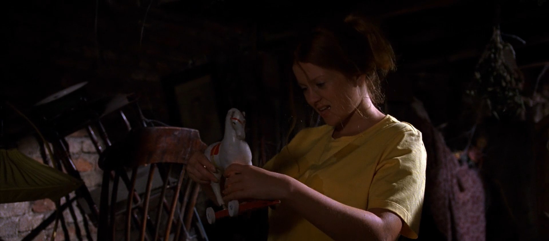 Майя (жительница Петербурга) Совсем как с людьми... Когда вы всем нужны, с вас сдувают пыль, а как только сделали свою работу, будьте любезны, пройдите-ка на чердак. А так хочется быть кому-нибудь нужной.