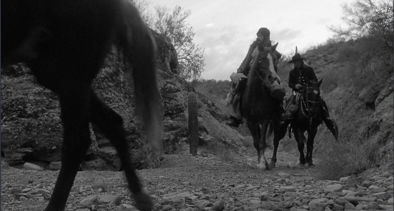 Спорить с человеком, который большую часть беседы ведёт с чучелом медведя, всё равно, что говорить с глухим.