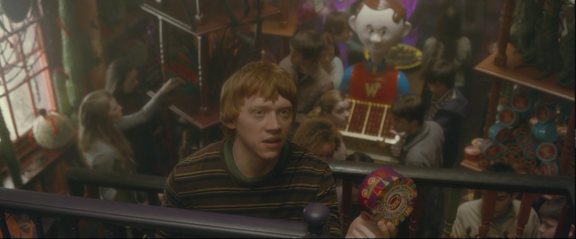 — Сколько это стоит?
— 5 галеонов.
— А для меня?
— 5 галеонов.
— Я же ваш брат!!
— 10 галеонов.