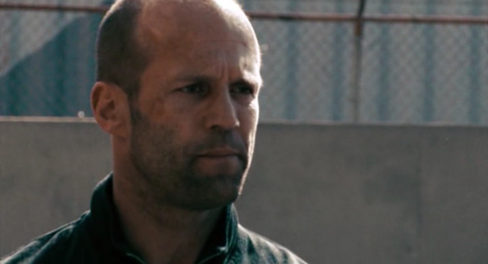 [говорит толстому индейцу]
— На колени, дистрофик.