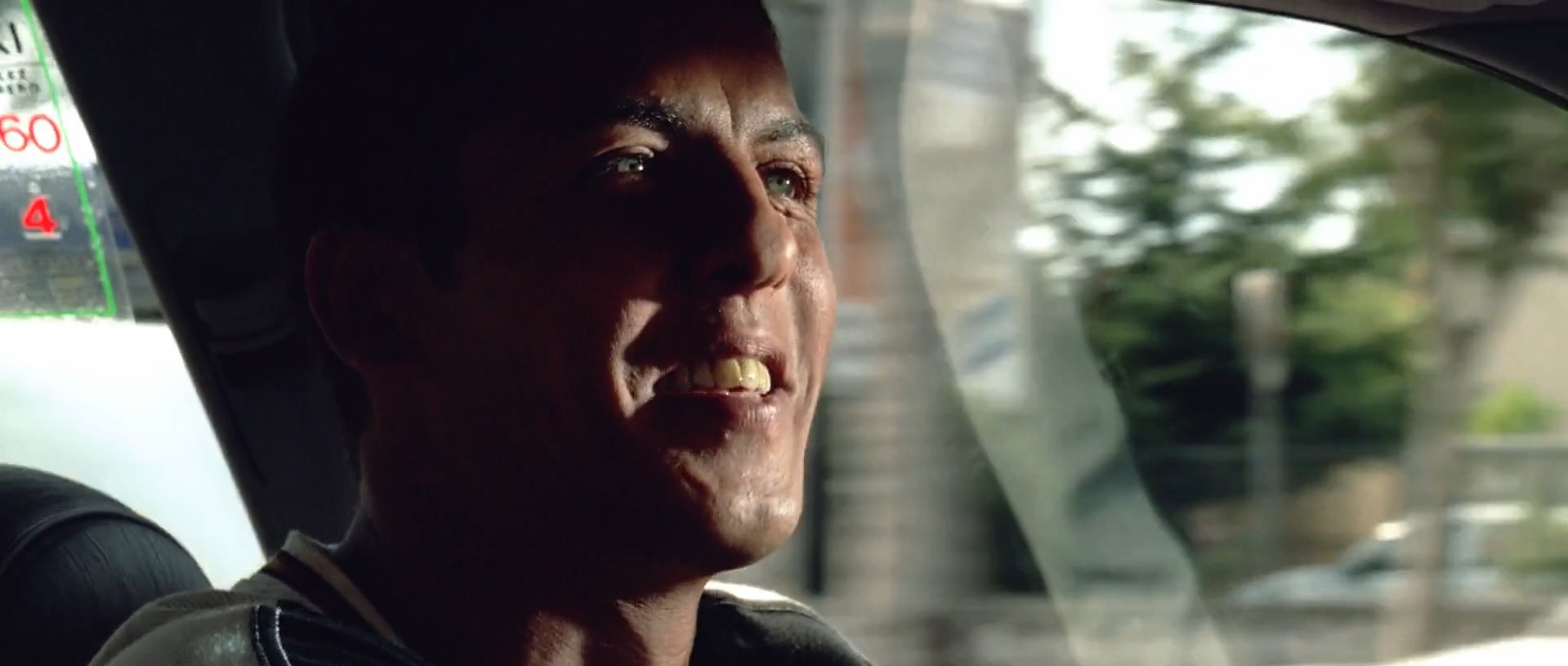 — Здесь нельзя больше пятидесяти.
— Вы говорите об этих знаках? А я думал, что это для скейтбордов.