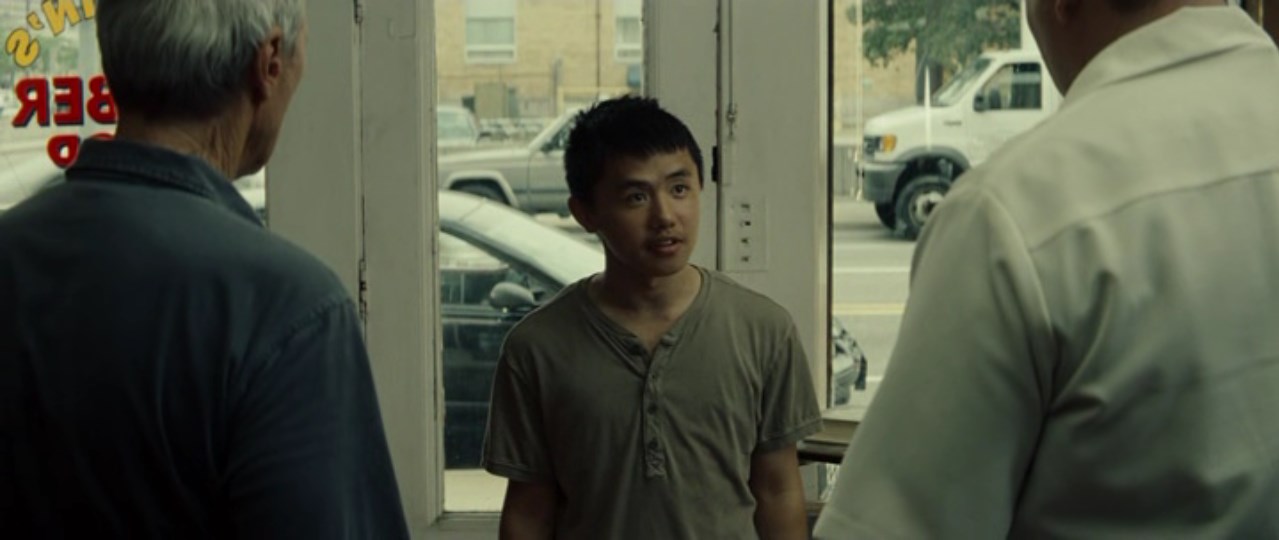 Уолт Ковальски: — Можешь поговорить о работе на стройке, с которой ты идёшь. Пожалуйся на свою девушку или машину.  На собеседника не ругайся. Ругай только тех, кого нет рядом. Жалуйся на босса, который заставляет работать сверхурочно, когда у тебя запланирован боулинг.

Тао: — Ага. Но у меня нет ни работы, ни машины, ни девушки.
Мартин: — Господи, всё-таки надо было отстрелить ему башку, когда был шанс.
Уолт Ковальски: — Ну да, возможно. Так, выходи, возвращайся, и не говори о том, что у тебя нет работы, нет машины, нет девушки, нет будущего, нет члена.