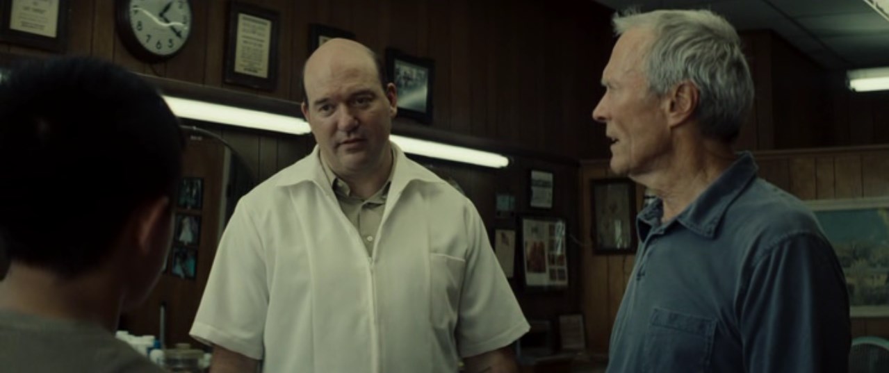 Уолт Ковальски: — Можешь поговорить о работе на стройке, с которой ты идёшь. Пожалуйся на свою девушку или машину.  На собеседника не ругайся. Ругай только тех, кого нет рядом. Жалуйся на босса, который заставляет работать сверхурочно, когда у тебя запланирован боулинг.

Тао: — Ага. Но у меня нет ни работы, ни машины, ни девушки.
Мартин: — Господи, всё-таки надо было отстрелить ему башку, когда был шанс.
Уолт Ковальски: — Ну да, возможно. Так, выходи, возвращайся, и не говори о том, что у тебя нет работы, нет машины, нет девушки, нет будущего, нет члена.