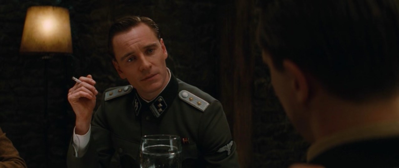 — Тогда остаётся только один вариант…
— Скажи ауфидерзейн своим нацистским яйцам!