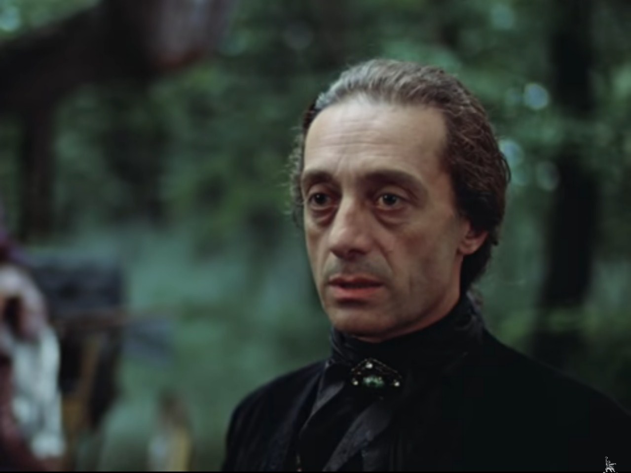 Пребывание в России действует разлагающе на неокрепшие умы.