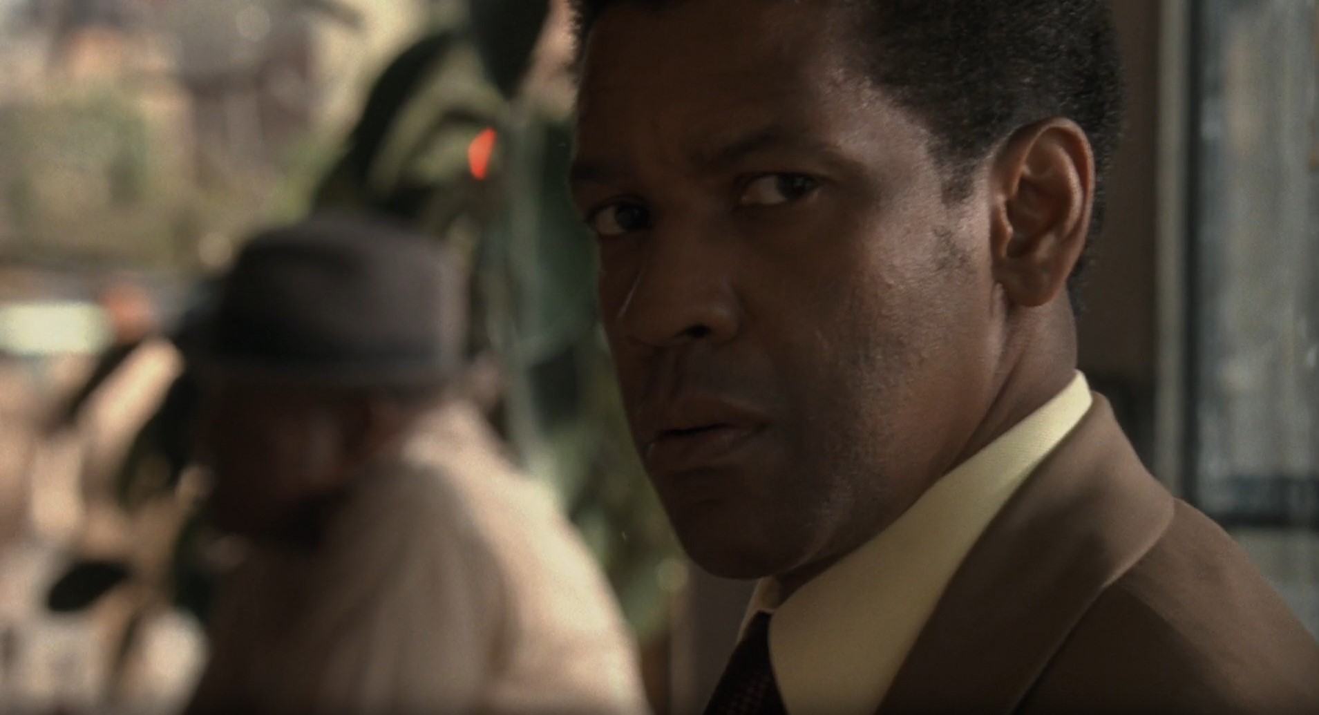 В этом мире ты тот, кто ты есть. Одно из двух — или ты человек, или ты дерьмо.