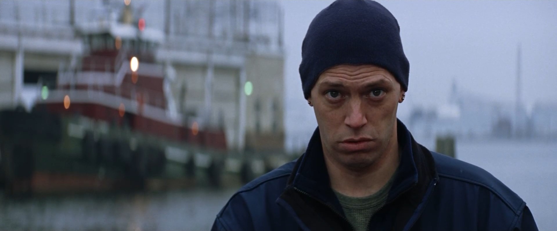 Девушка никогда не переспит с тобой, если зовет тебя плюшевым, если выдавливает при тебе прыщи, если её зовут Эмбер или Кристина, если ходит по большому в твоем туалете или забирает после трех свиданий остатки еды. Звучит, конечно, не по-научному, но я вас предупредил.