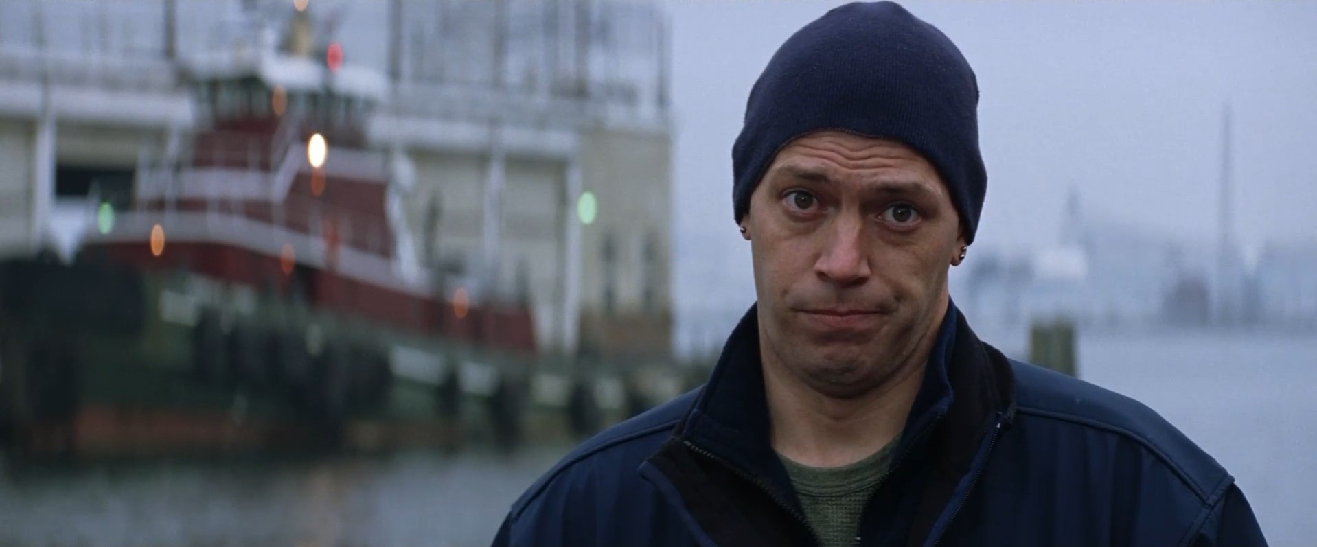 Девушка никогда не переспит с тобой, если зовет тебя плюшевым, если выдавливает при тебе прыщи, если её зовут Эмбер или Кристина, если ходит по большому в твоем туалете или забирает после трех свиданий остатки еды. Звучит, конечно, не по-научному, но я вас предупредил.