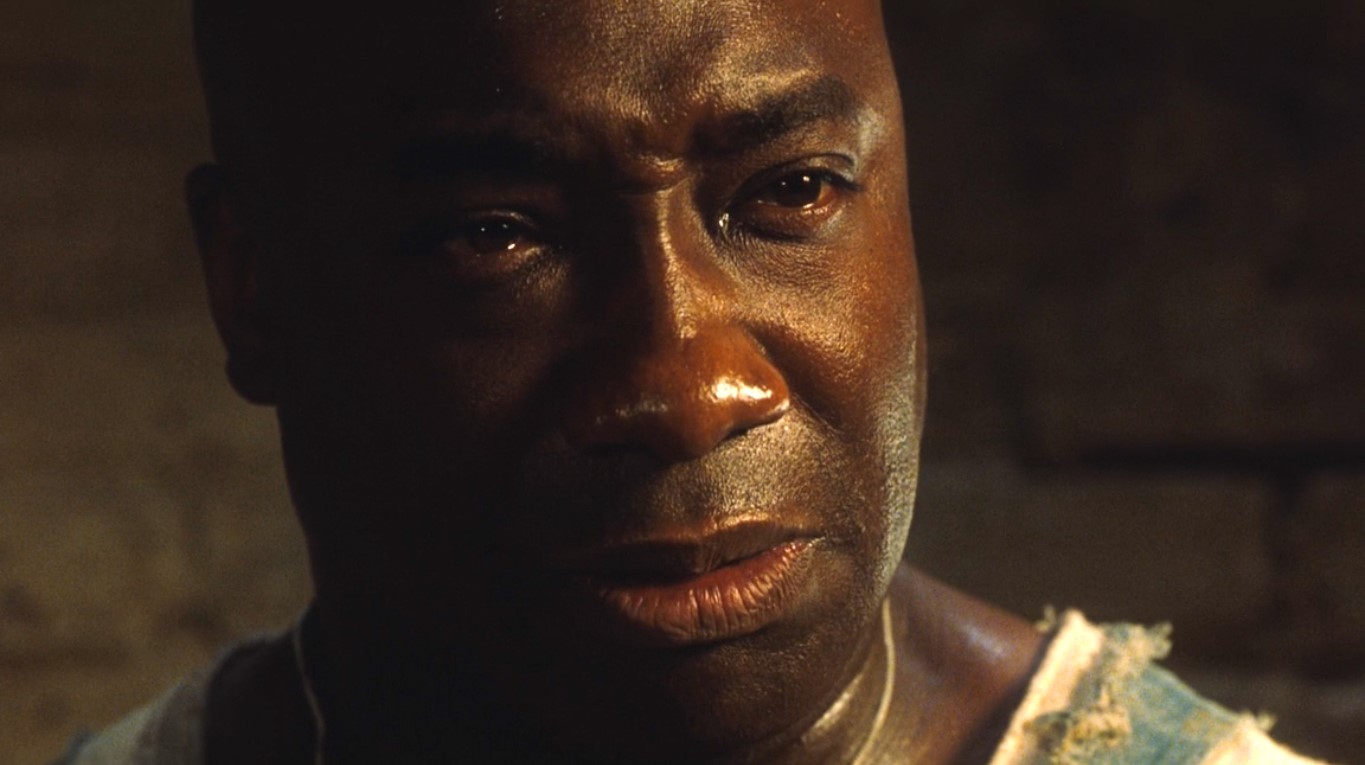 Я устал, босс. Устал быть в дороге, одинокий, как воробей под дождём. Я устал, что у меня никогда не было друга, с которым можно поговорить — куда мы идём, откуда и зачем. Я устал, что все люди жестоки и беспощадны. Я устал от боли, которую я чувствую и слышу в мире каждый день. Это слишком много. Здесь, в голове, как будто осколки стекла. Каждый день.