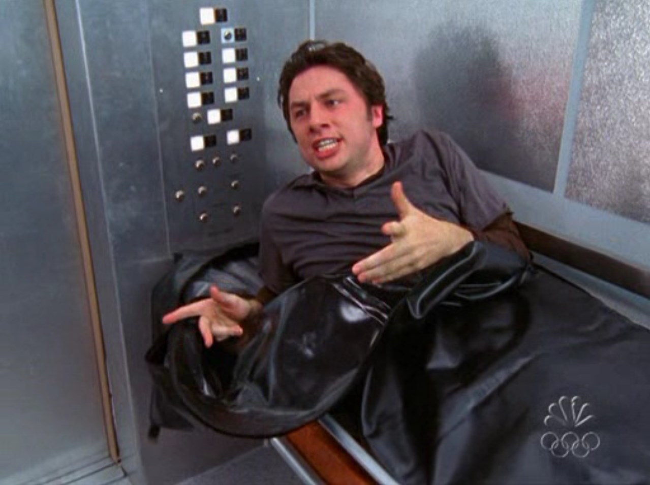 Доктор Джон «Джей Ди (J.D.)» Дориан — Даг, какого черта ты меня бьешь?!
— Я думал, ты труп.
— Ну и какого черта ты меня бьешь?!
— Мертвые должны быть мертвыми.