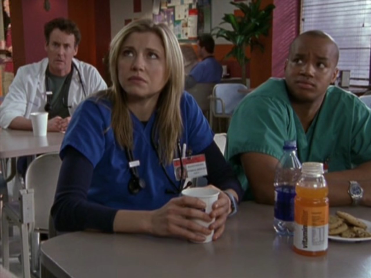 Заткнись! Заткнись! Заткнись! Заткнись! Заткнитесь все! Кто вы такие, чтоб давать мне советы и осуждать меня?! Вы только и делаете, что ноете, как вам тяжело в ваших отношениях! Да, да, да, знаете можете не смотреть на меня своими страшными глазами, я вас не боюсь! «Ой, нет Джордан уделяет всё внимание только ребёнку!» Как, наверное, это тяжело для доктора, который хочет, чтобы всё внимание уделяли только ему! А вы двое ссоритесь с того момента, как обручились! Вы думаете, ваша проблема такая уникальная, да? А может, вы просто испугались? А ты знаешь, я уже готов забыть на секунду, как буквально месяц назад ты мне говорила, что у тебя ни с кем никогда не будет никаких отношений. Так забавно смотреть со стороны, как ты сама же их теперь и губишь! Единственное, что поднимает мне настроение — когда я сижу дома, уставившись в потолок и мечтаю, чтобы рядом был хоть кто-нибудь с кем можно было бы поговорить — это то, что никто из вас, идиотов, не понимает, какие вы же, блин, счастливые!