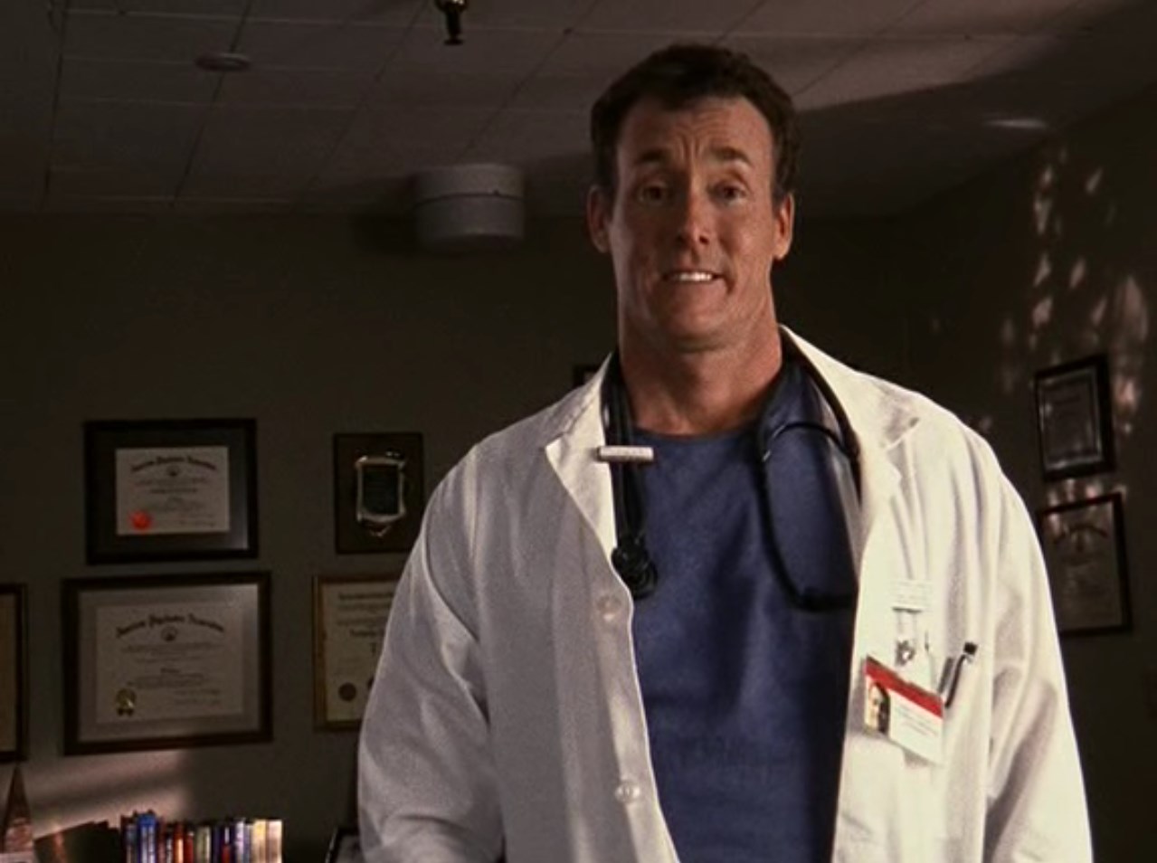 Наверное, я стал врачом, потому что с самого раннего детства мечтал помогать людям. Я никому этого не рассказывал, помню, мне было лет семь и я нашёл птенца, который выпал из гнезда. Я подобрал его, принёс домой, построил ему домик, ну, как сумел, конечно, гнездо из старой коробки из-под обуви... Нет, я стал врачом по тем же четырем принципам, что и остальные: женщины, деньги, власть и женщины.