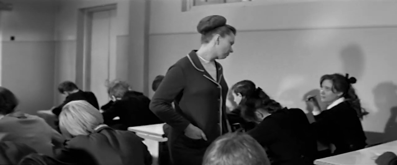 — А к счастью эпиграф обязательно?
— Желательно.