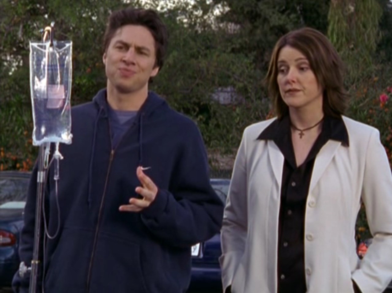 — Доктор Кокс…
— Новичок, если следующие два слова не будут — «До свидания», тогда третьим словом будет: «О Боже, о Боже, мои яйца, мои яйца, Вы ударили меня по яйцам ногой!»
— До свидания...