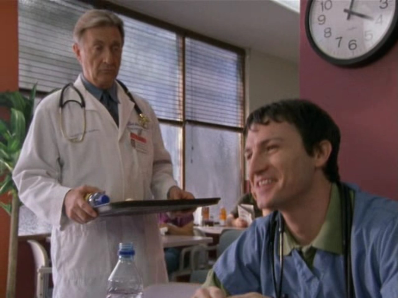 Доктор Боб Келсо — Доктор Келсо, сегодня никто из моих пациентов не умер.
— Правда? Труп мистера Фергюссона думает иначе.