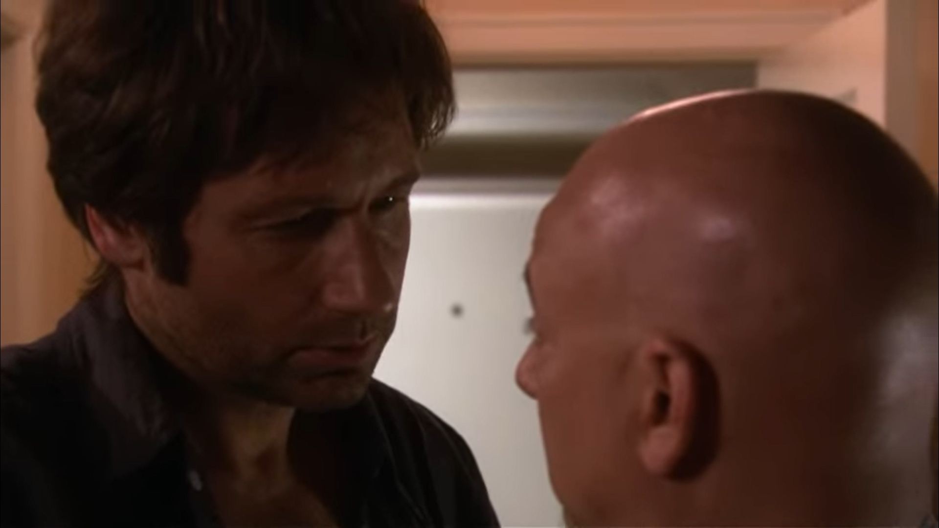 Не рассказывай, что я должен. Всю мою долбанную жизнь люди рассказывают мне, что я делаю не так. Вечно я мудак ебаный. Но я оглядываюсь и вижу, что все вокруг еще большие мудаки, чем я.