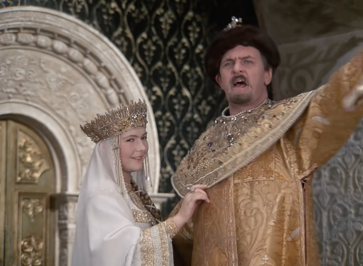 Танцуют все!