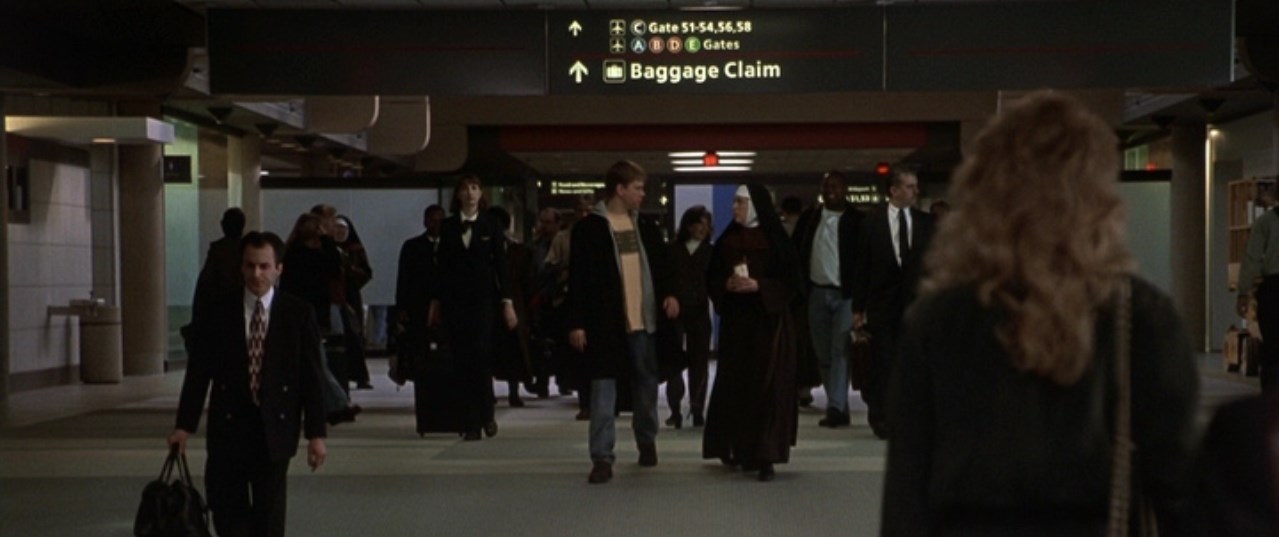 — Давайте разберемся... Вы утратили веру, прочитав «Алису в стране чудес»?
— Нет, в Зазеркалье. Там стишок про Моржа и Плотника. Это разоблачение религии.