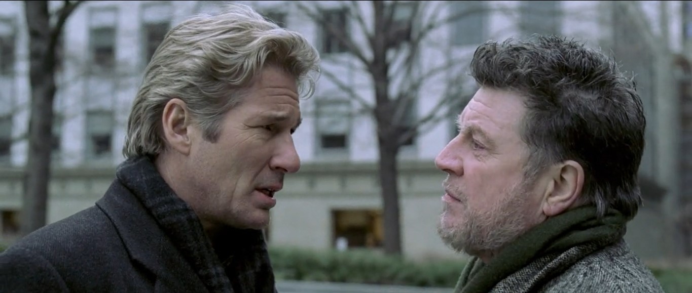 — Но если они превзошли нас в развитии, то почему не объявят, что им нужно?
— Вы тоже превзошли в развитии таракана, но Вам же не приходит в голову объясняться с ним.