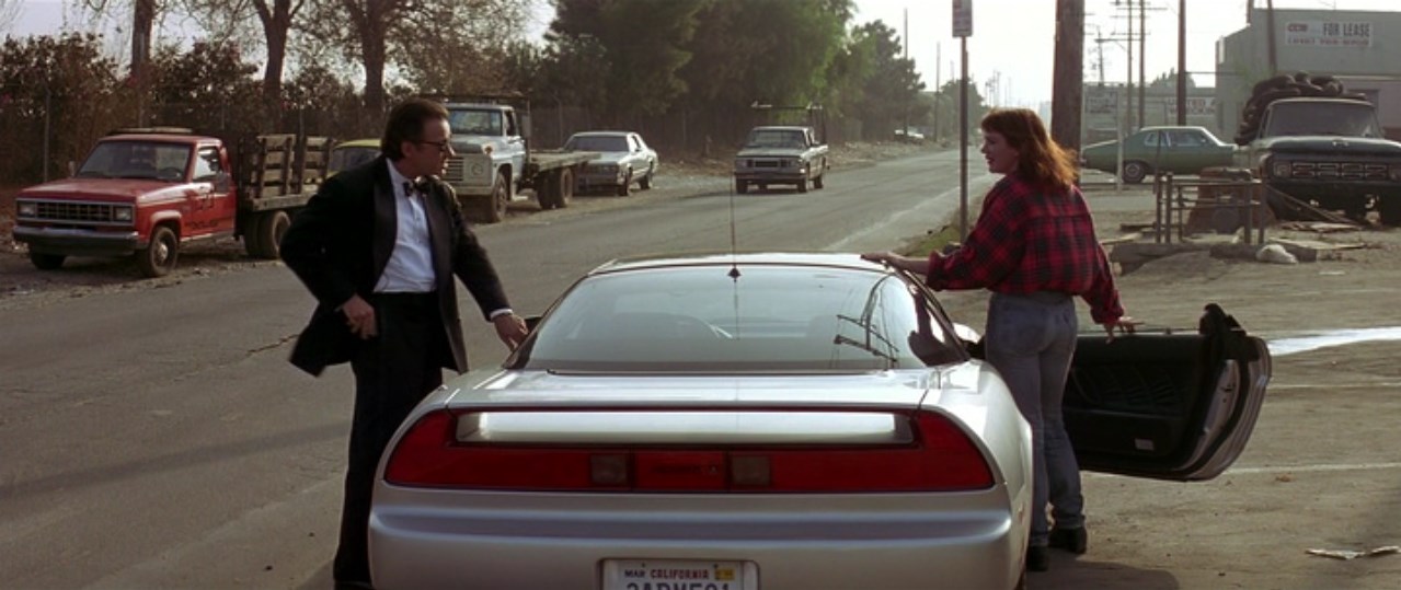 То, что ты показываешь характер, вовсе не говорит о том, что этот самый характер у тебя есть.