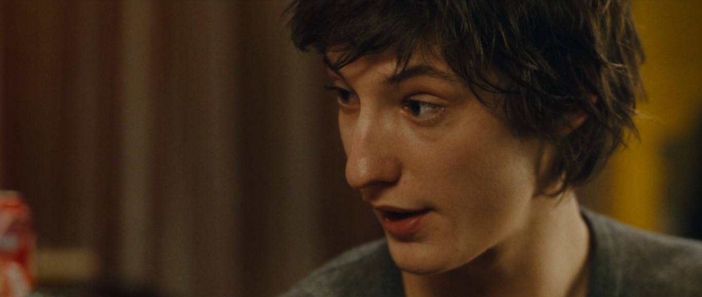 Вот женщины! Значит, когда мы вас не уважаем, мы — грубые уроды, а когда мы к вам относимся с уважением — вас это раздражает!