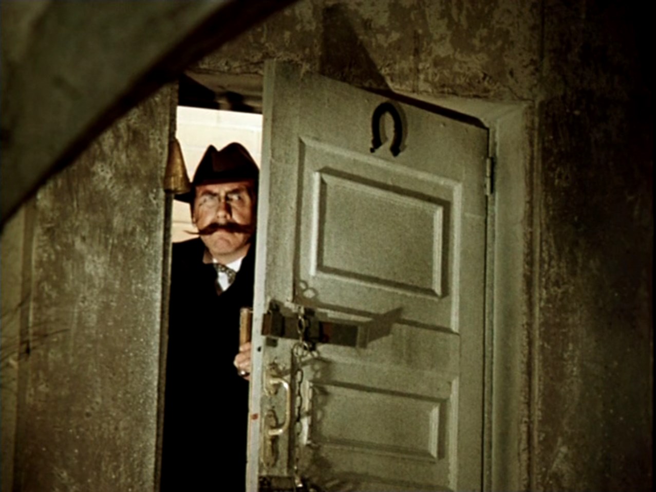 О! Барин! Из Парижа приехал.